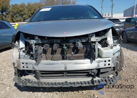 2021 Toyota Sienna Xse z USA, uszkodzony, nr VIN 5TDDRKEC6MS060552